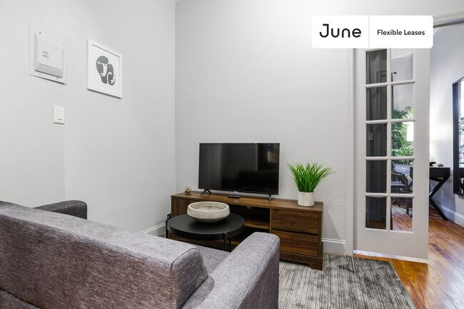Building Photo - 518 East 83rd Street