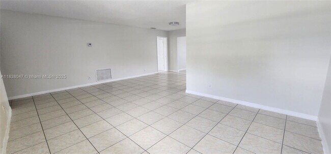 Foto del edificio - 7220 NW 16th St