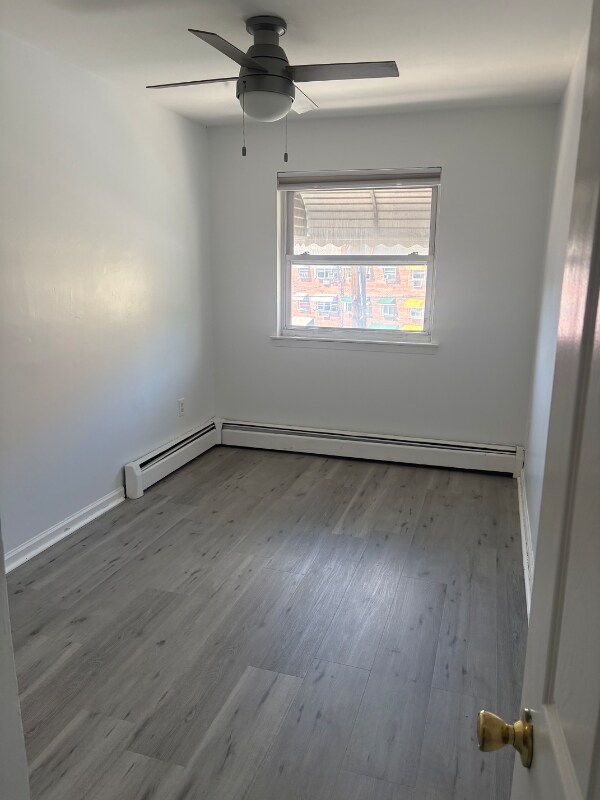 Foto del edificio - 726 Soundview Ave