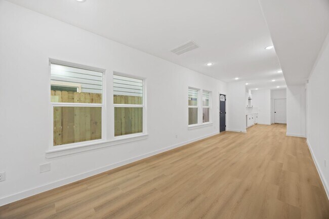 Foto del edificio - ? 3 Bed / 2.5 Bath Duplex – Spacious & Move-In Ready! ?