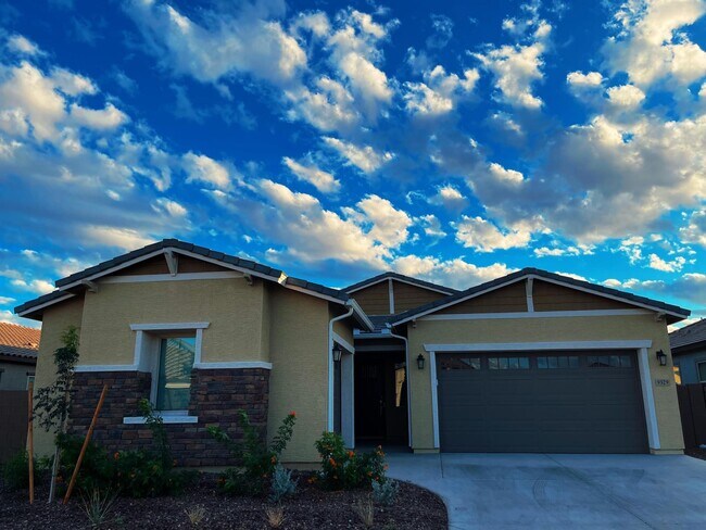 Foto del edificio - 9329 W Sells Dr