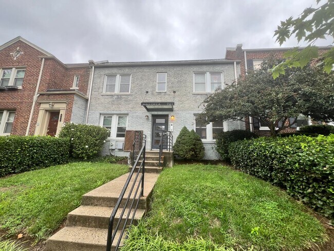 Building Photo - Lovely 1 BR/1 BA Condo in Petworth!