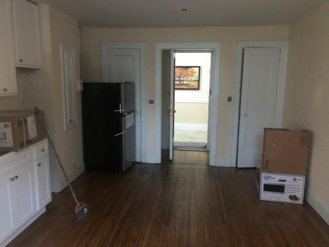 Building Photo - 472 Gramatan Ave