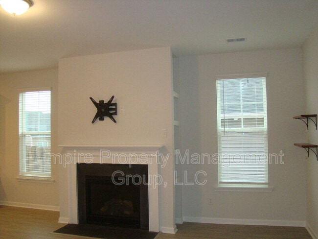 Building Photo - 1326 Montford Dr