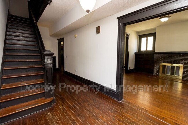 Foto del edificio - 1704 Duncan Ave