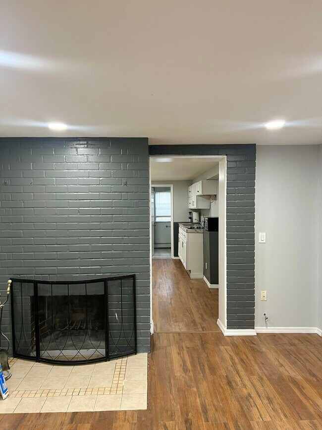 Building Photo - 96 Alwat St