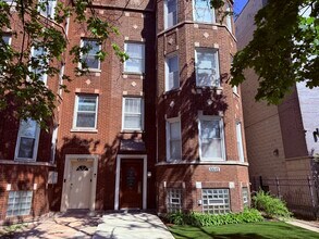 Building Photo - 6649 S Drexel Ave