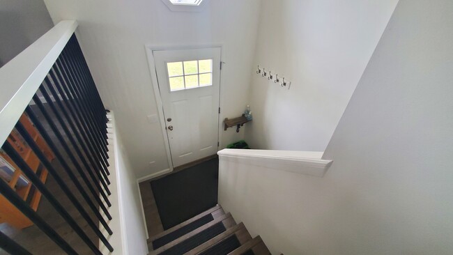 Entryway - 1411 Otter Rd