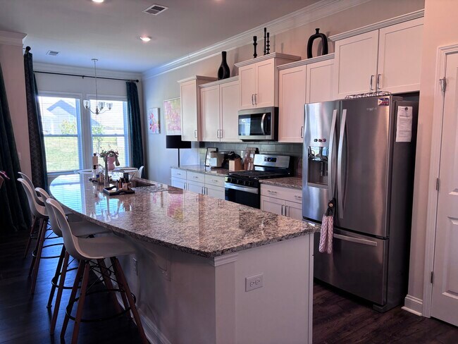 ¡Hermosa cocina totalmente equipada! - 62 Fox Cove Rd