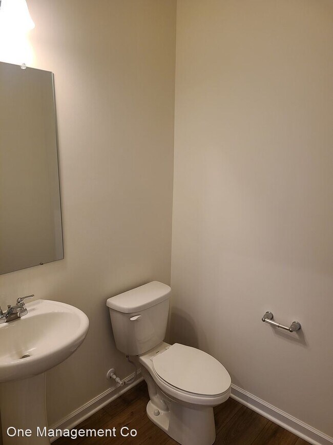 Building Photo - 4 br, 2.5 bath House - 81 Hutchinson St