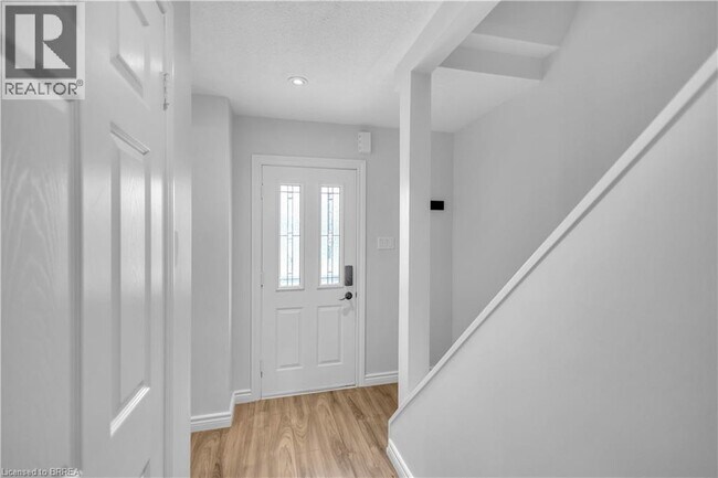 Building Photo - 210 Golden Orchard Dr