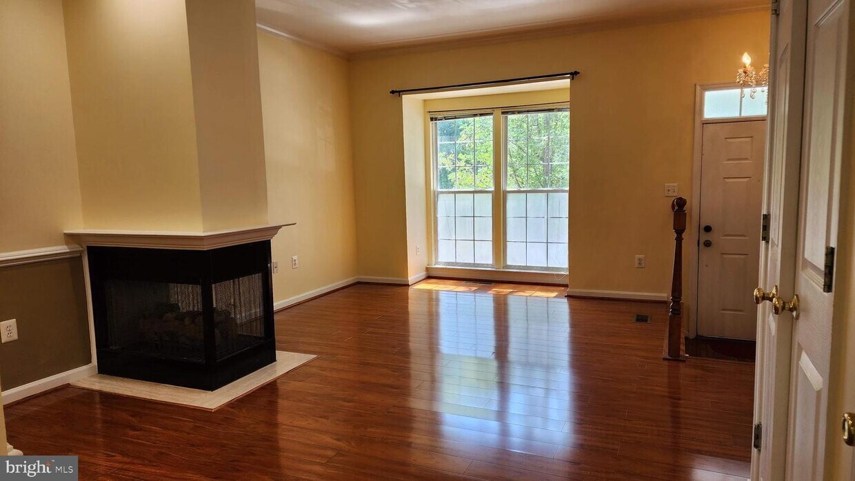 45528 Grand Central Sq, Sterling, VA 20166 Townhome Rentals in