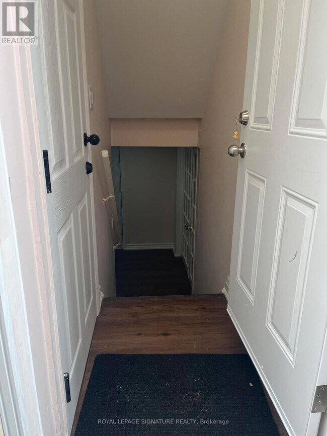 Photo du bâtiment - 2304 Bankside Dr