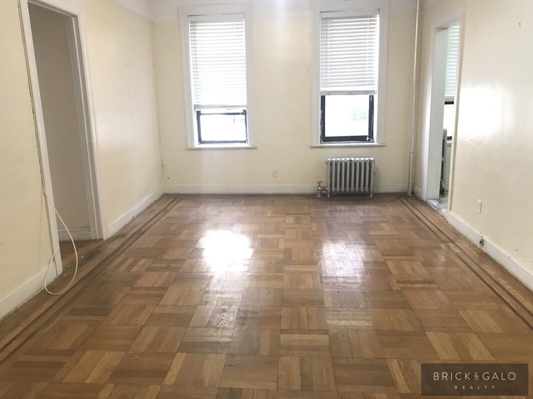 Foto principal - 11 Midwood St