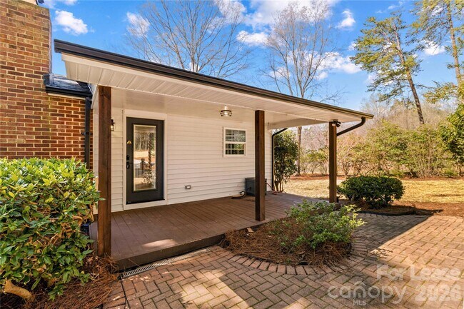 Building Photo - 118 Revere Dr