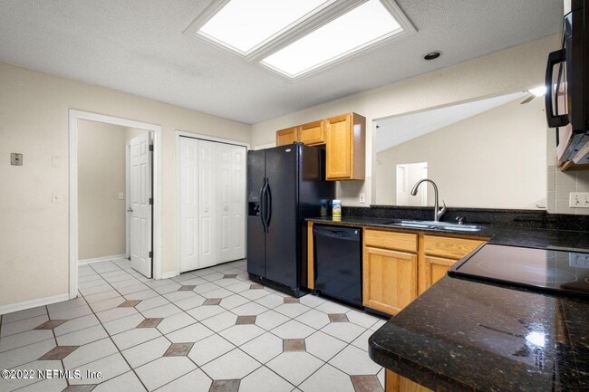 Foto del edificio - 12635 Chapeltown Cir E