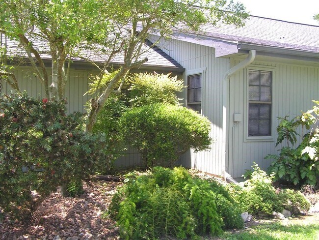 Foto del edificio - 7102 Pearson Rd