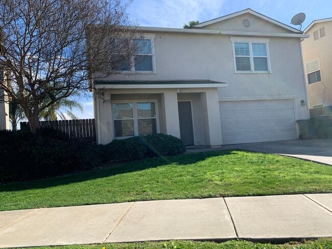 Building Photo - Beautiful 4 Bedroom 3 bath home in Merced!