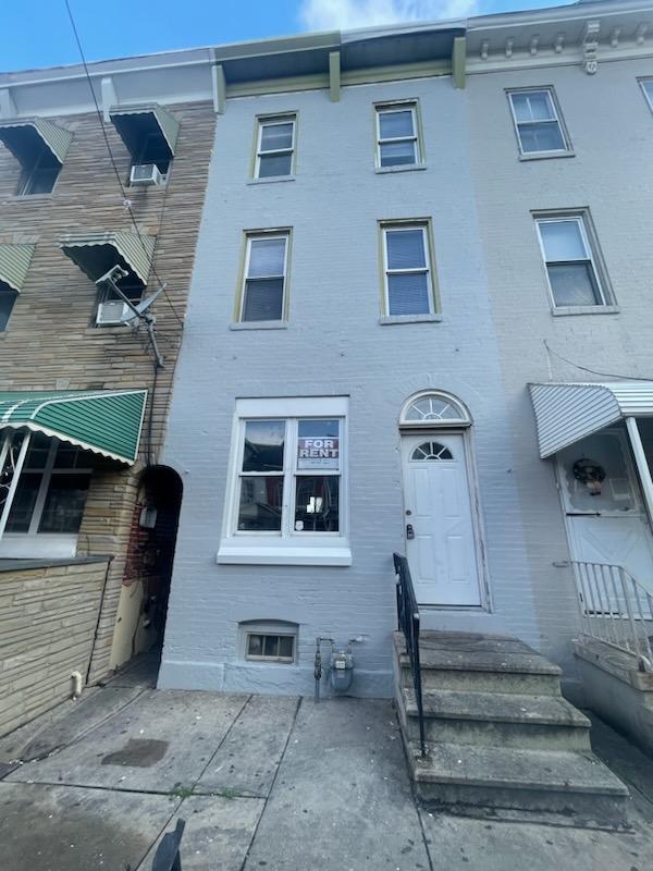 Primary Photo - 919 Robeson St