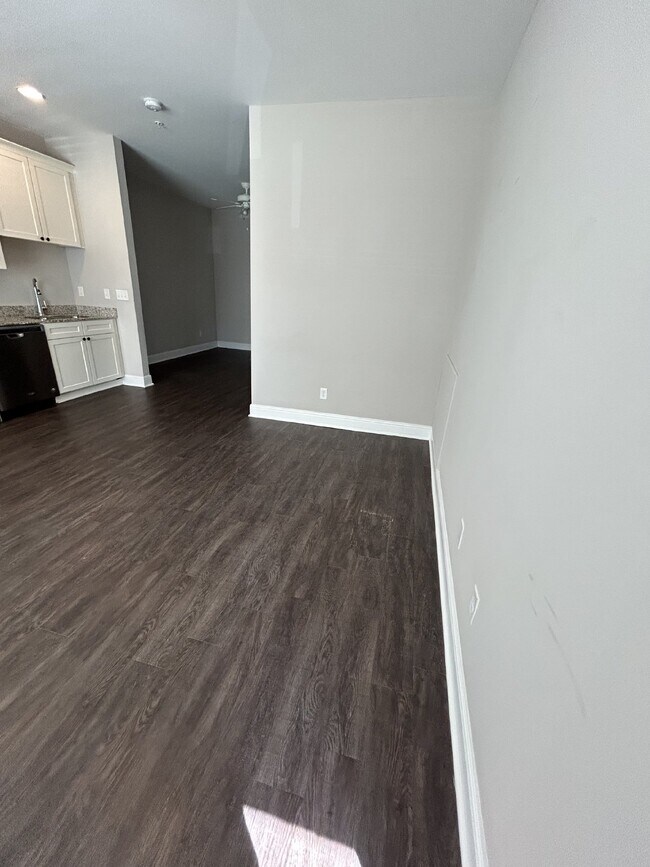Foto del edificio - 1 BD STUDIO APARTMENT AVAILABLE FOR RENT