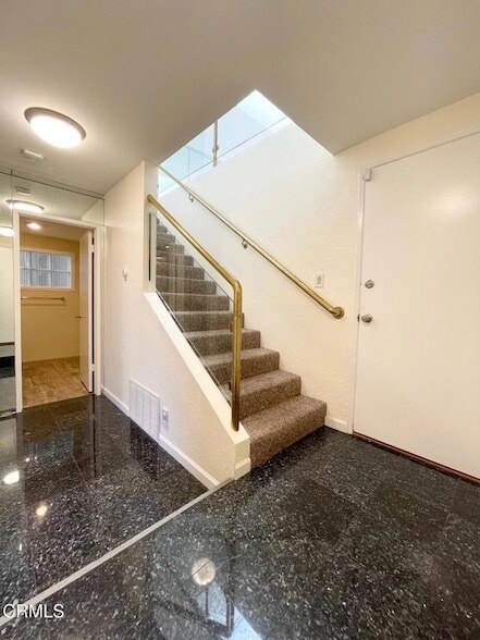 Building Photo - 127 Seaspray Way