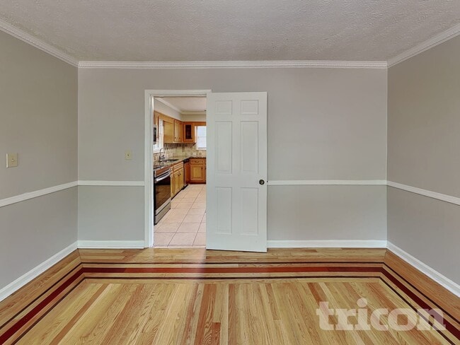 Building Photo - 100 Creekwood Ct