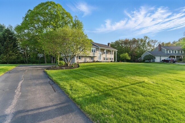 Building Photo - 121 Indian Meadow Dr
