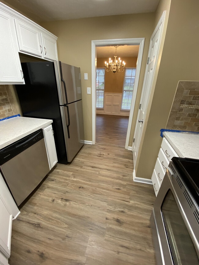 Building Photo - 7460 Twin Brooks Blvd