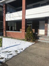 Building Photo - 736 E 26th St