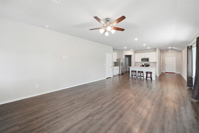 Foto del edificio - 21823 Willow River Canyon Ln