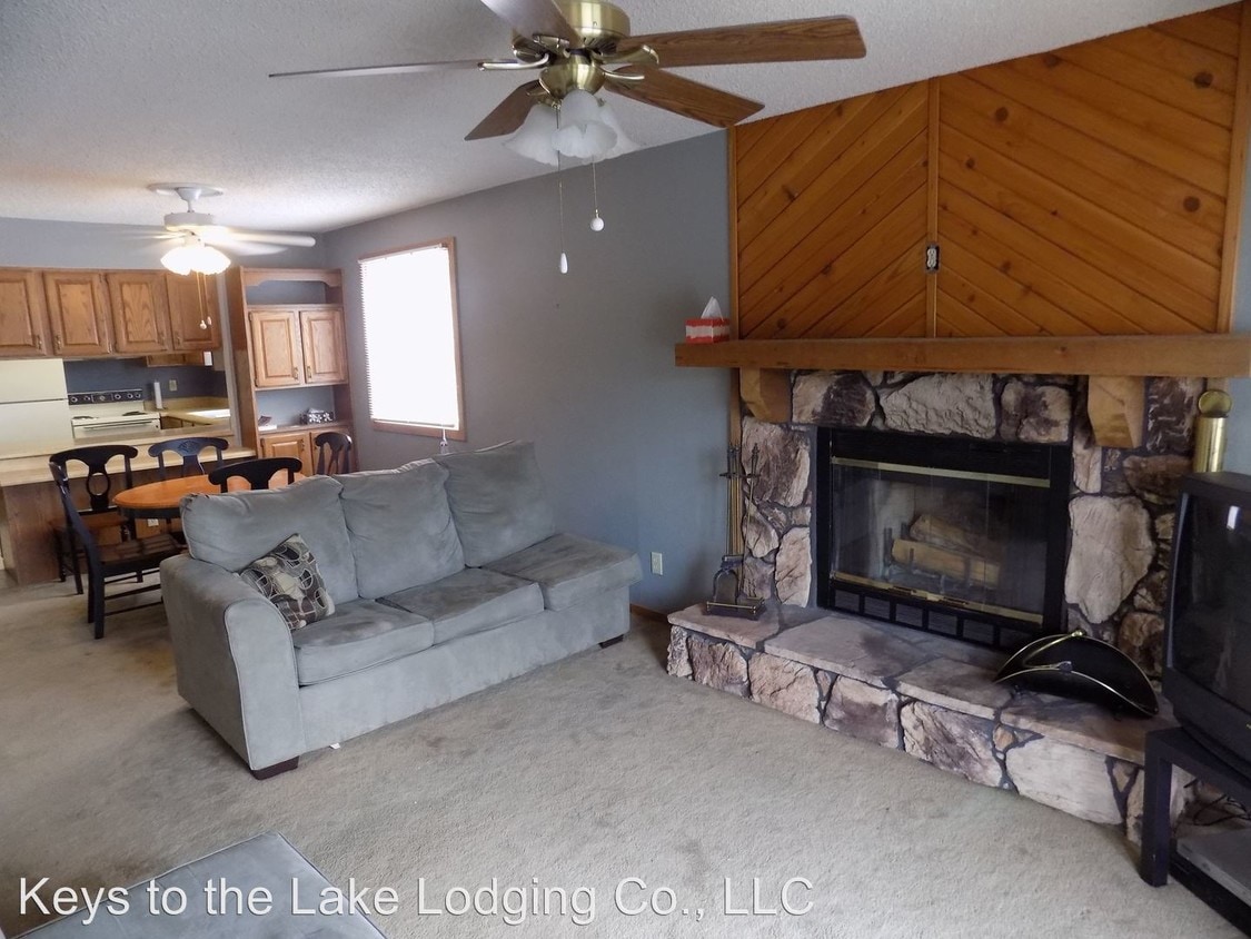 28 Wheel House Ct, Lake Ozark, MO 65049 House Rental in Lake Ozark