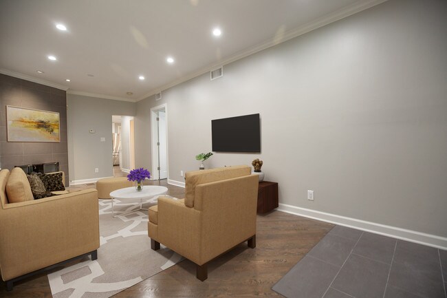 Foto del edificio - 1543 W George St