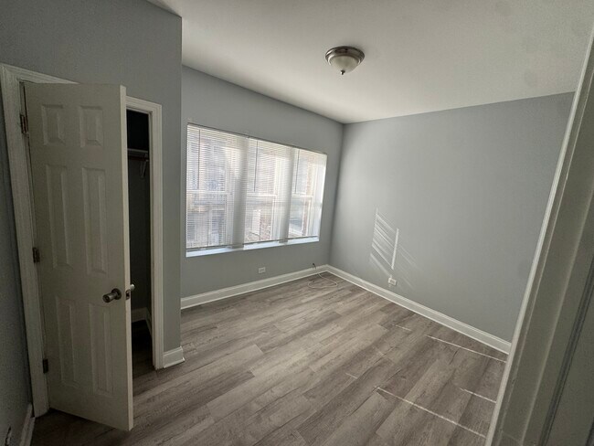 Foto del edificio - 843 E Marquette Rd
