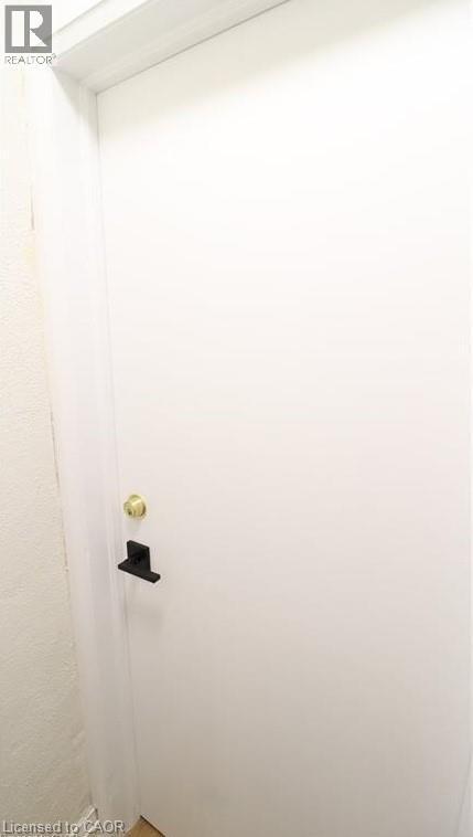 Building Photo - 875 Millwood Rd