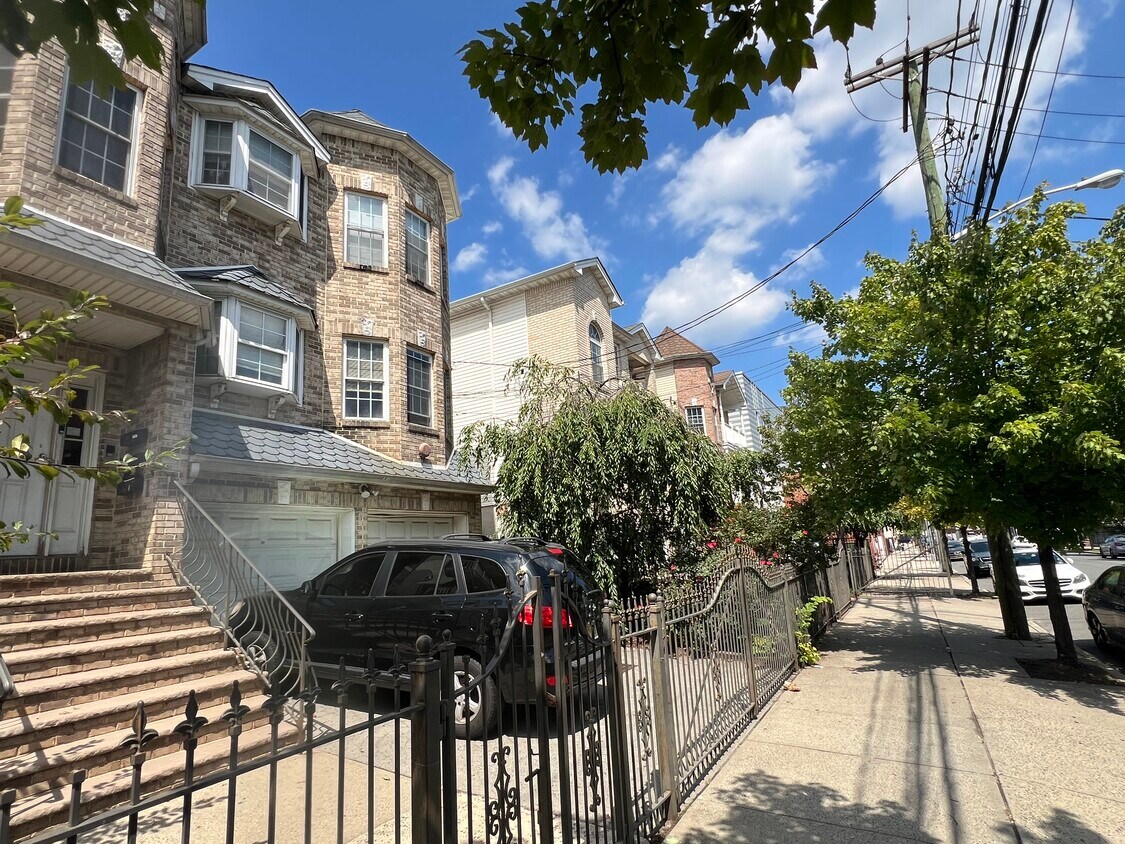 Primary Photo - 37 Newark St