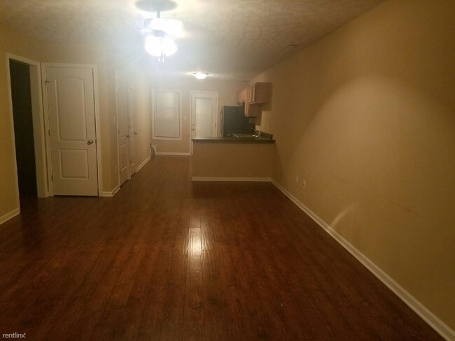 Building Photo - 2 br, 2 bath 4plex - 303 Creekwood Ave 303