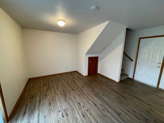 Foto del edificio - 16950 SW Steele Way ~ Stylishly Refreshed ...