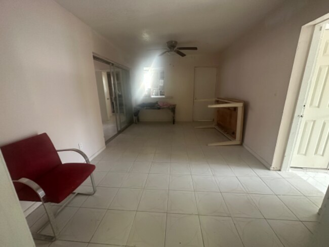 Foto del edificio - 12041 NW 22nd Pl