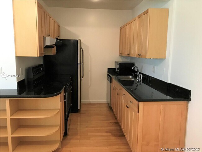 Building Photo - 631 Euclid Ave