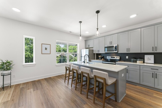 Foto del edificio - Madison townhome for rent. 3 bed/3.5 bath ...