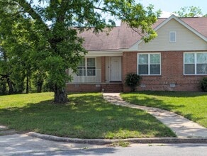 Building Photo - 1304 Montego Ct