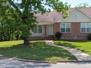 Building Photo - 1304 Montego Ct