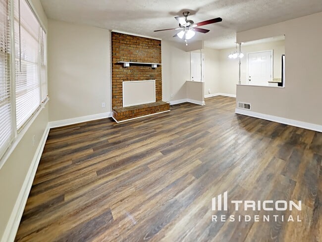 Building Photo - 3151 Ridgecrest Dr