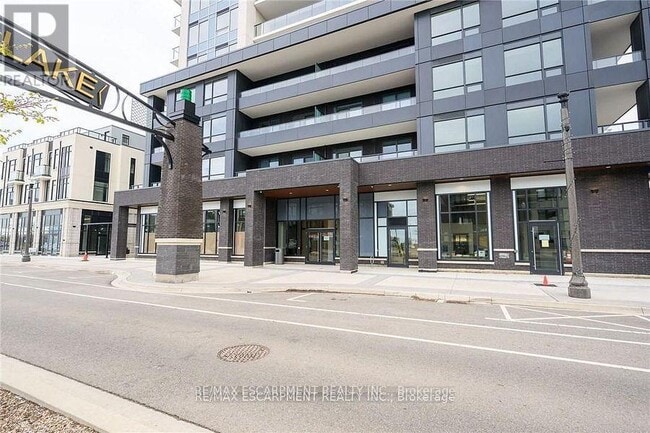 Building Photo - 385-385 Winston Rd