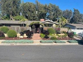 Building Photo - 831 Palermo Dr