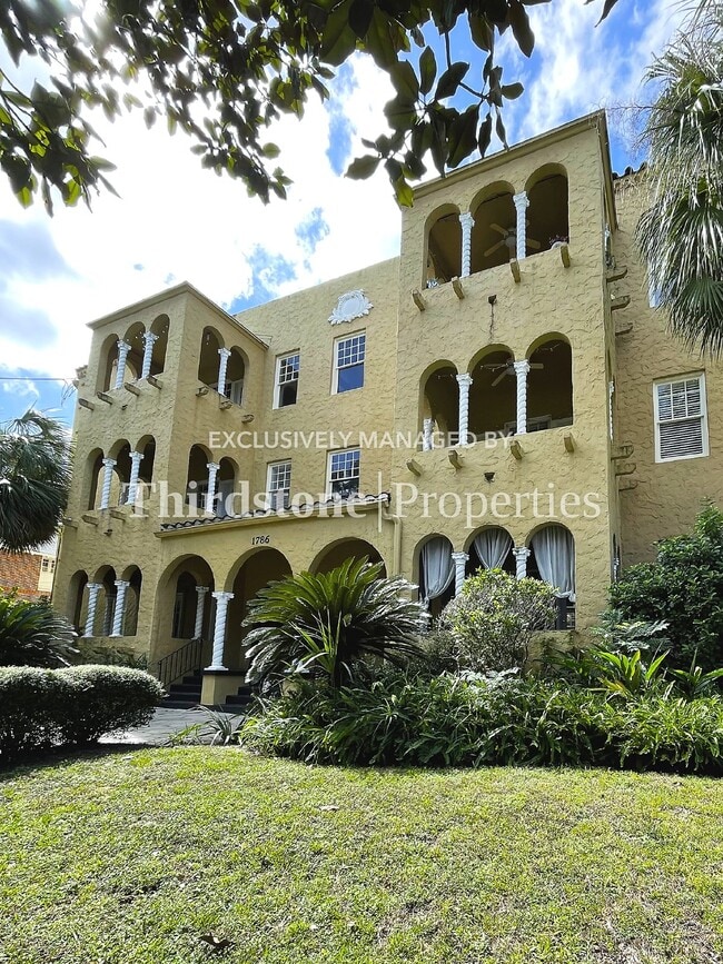 Building Photo - 1786 Challen Ave