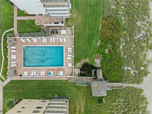 Building Photo - 10200 S Ocean Dr