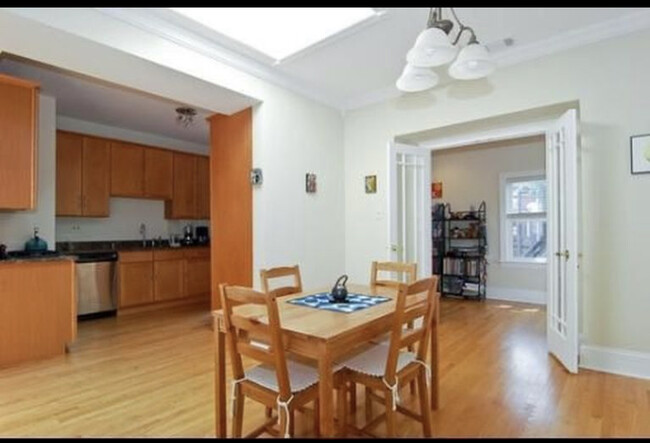 Dining room - 5734 N Ridge Ave