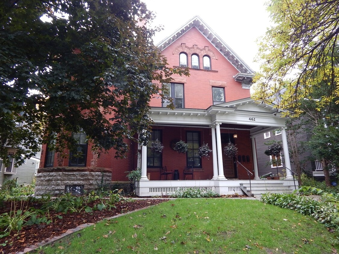 Primary Photo - 462 Holly Ave