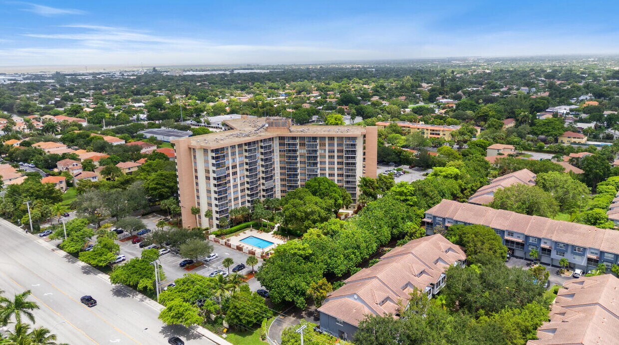 Foto principal - 10777 W Sample Rd